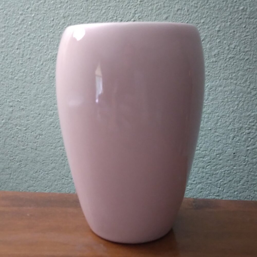 Small-medium pink vase